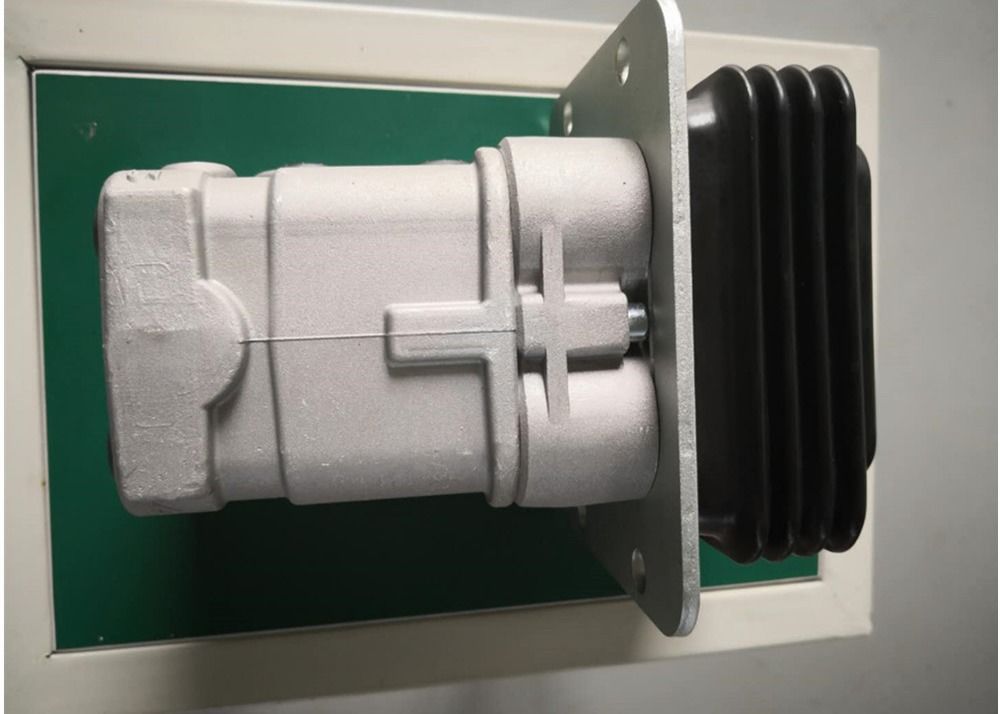 Original  Machinery Parts Foot Brake Valve for Hyundai Kobelco Komatsu Excavator
